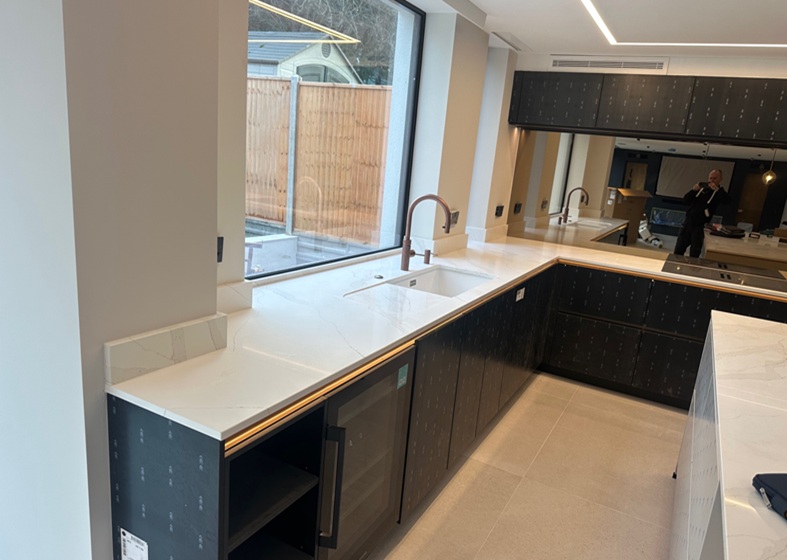 Ryka - Transform Slider 3 (787 x 530)